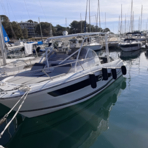Jeanneau Cap Camarat 9.0 WA - 2023 - Presque neuf, garanties incluses
