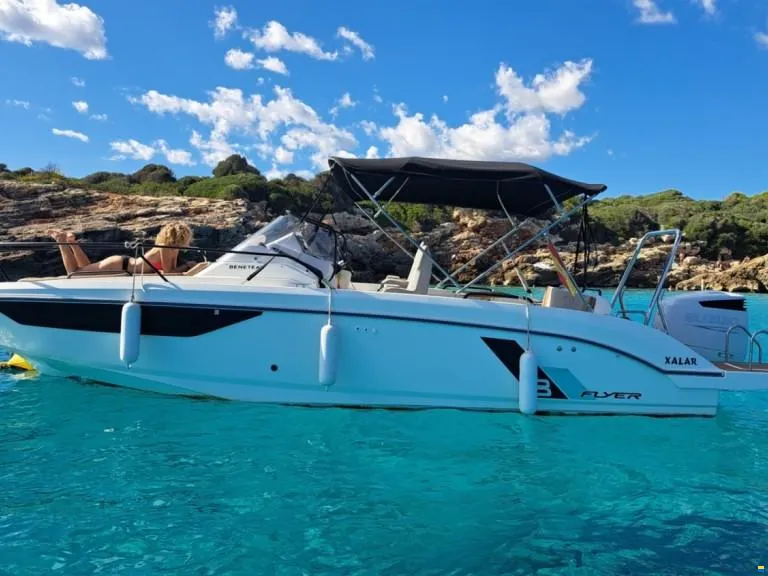 Beneteau Flyer 8 Sundeck 2021 – Bateau Familial Par Excellence